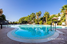 Эксклюзивные апартаменты на первом этаже с большой террасой и видом на море в престижном комплексе Aloha, Golf Valley